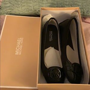 Like new Michael Kors Black Flats: Fulton Moc 6.5
